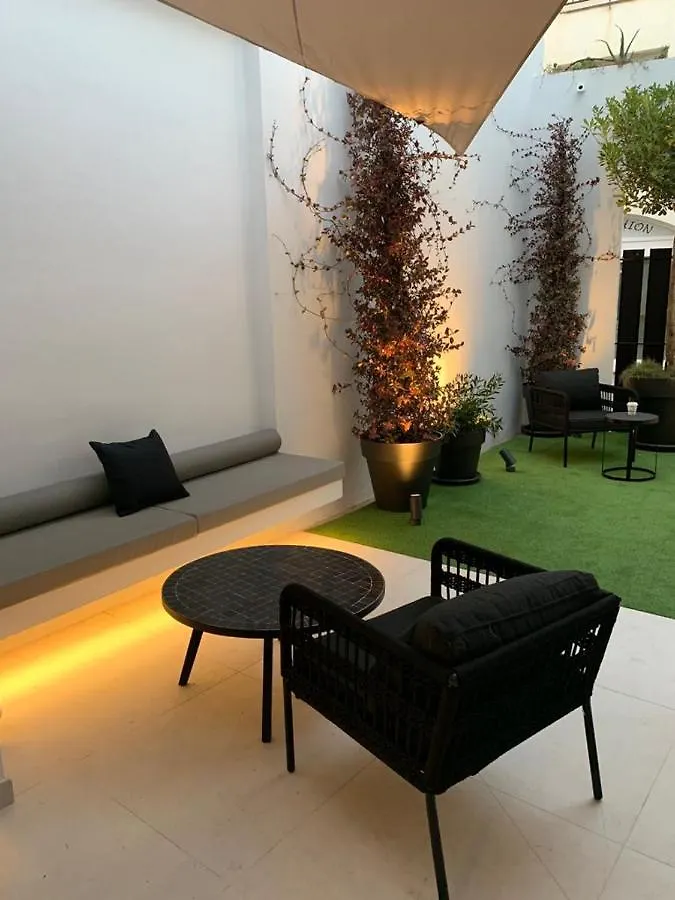 Aparthotel El Cargol L'Escala 3*,